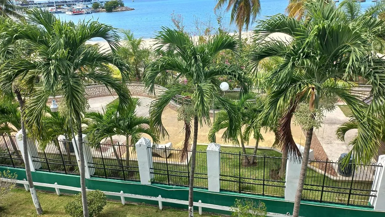 Beautiful Balcony By The Sea Aparthotel Ocho Rios